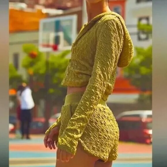 NWT FREE PEOPLE Kadi Quilted Short and Cropped Zip Up Hoodie Set Size Small - Picture 3 of 15